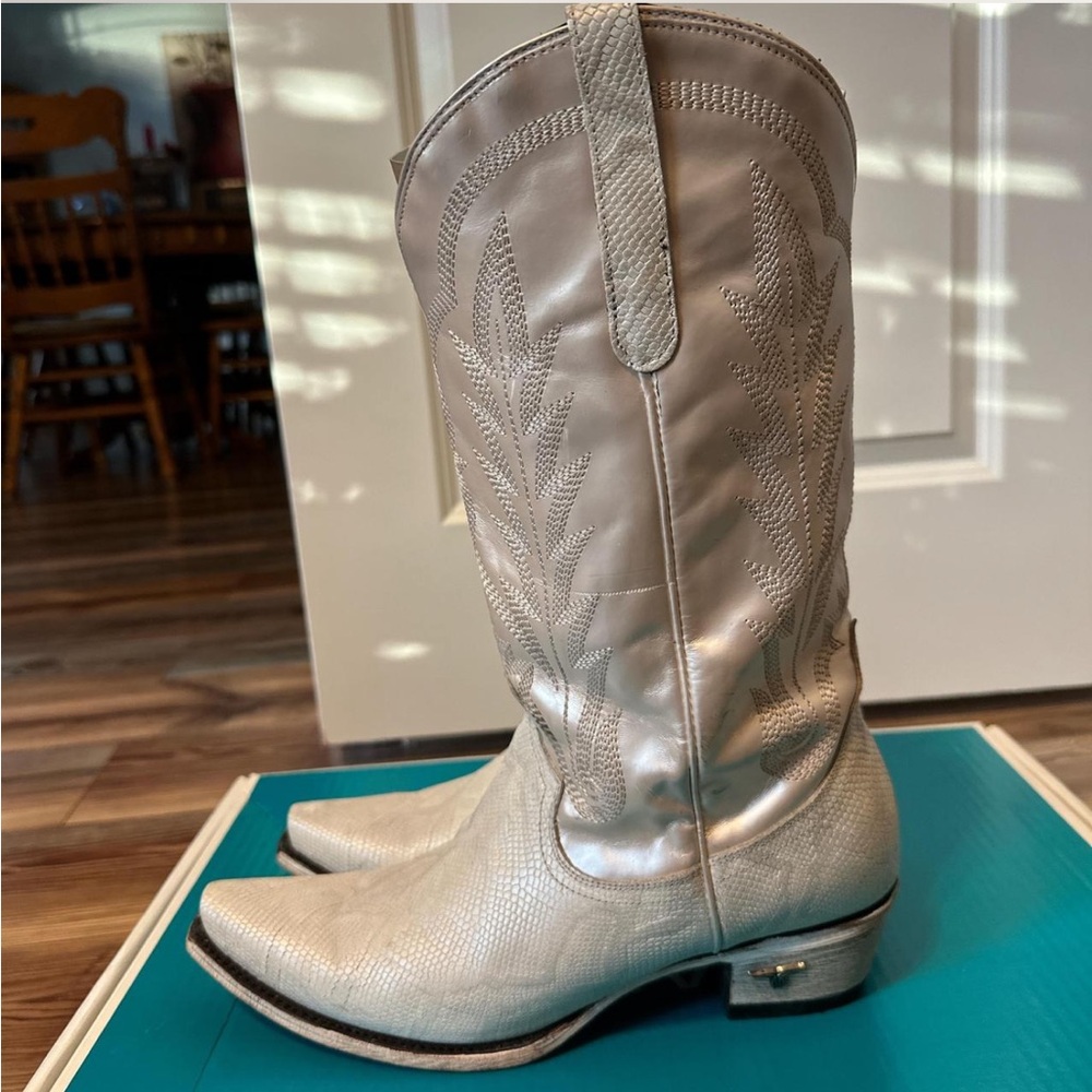 Women's Lane boots. Only worn once/great condition with all original packaging